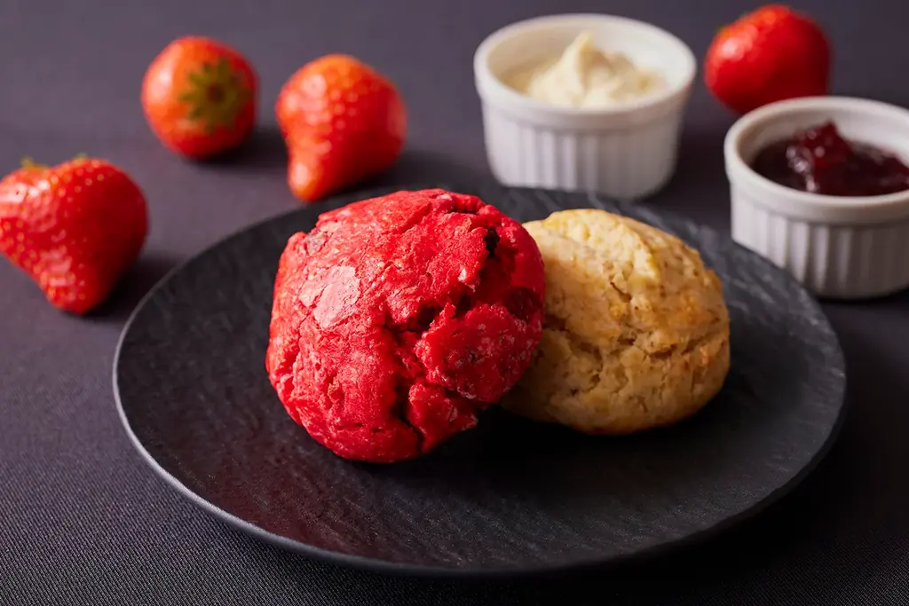 【スイスホテル南海大阪】 冬に味わう、いちごの深いおいしさ「クリムゾン ストロベリー アフタヌーンティー」2025年12月26日（金）～2026年1月31日（土）開催 画像 5