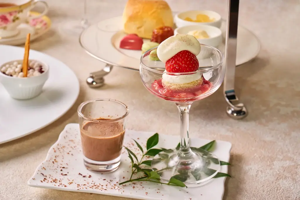 【ホテルグランヴィア大阪】旬のいちごとコク深いショコラが織りなす冬限定アフタヌーンティーセットを2店舗にて販売 画像 4