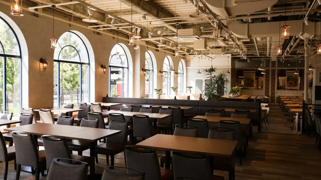 食の楽園「RINKU FOOD PARK」チャールストン クレープにてクリスマス限定クレープを販売いたします 画像 4