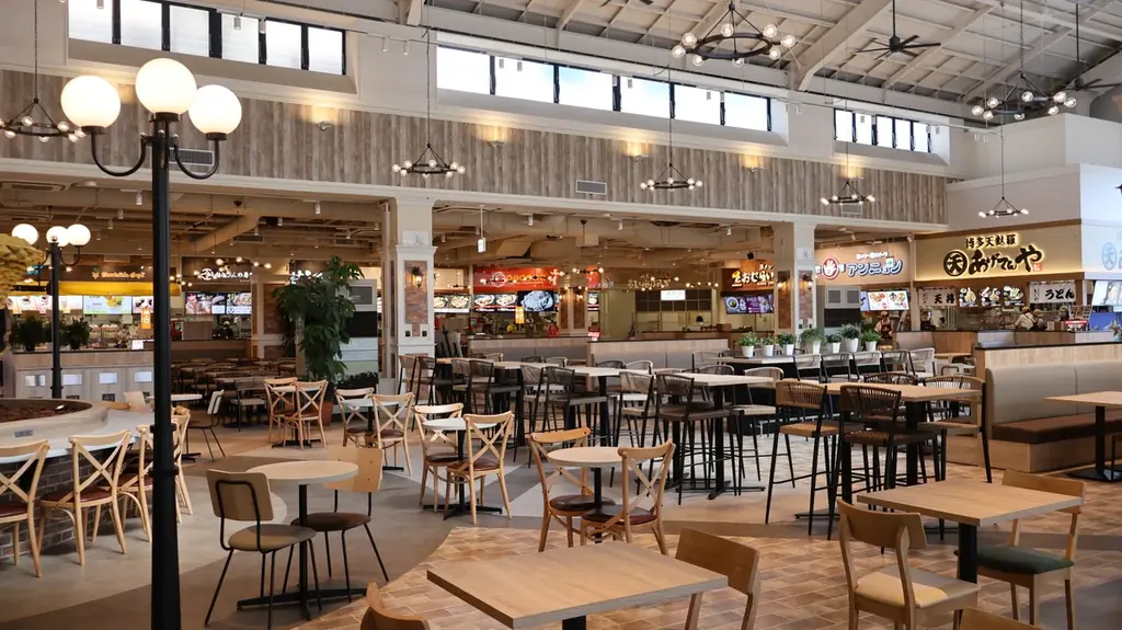 食の楽園「RINKU FOOD PARK」チャールストン クレープにてクリスマス限定クレープを販売いたします 画像 5