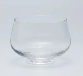 科学的に「刺激臭が減り」「フルーティーな香りが立つ」日本酒専用酒器SHUWANからグラスバージョンが登場！ 画像 6