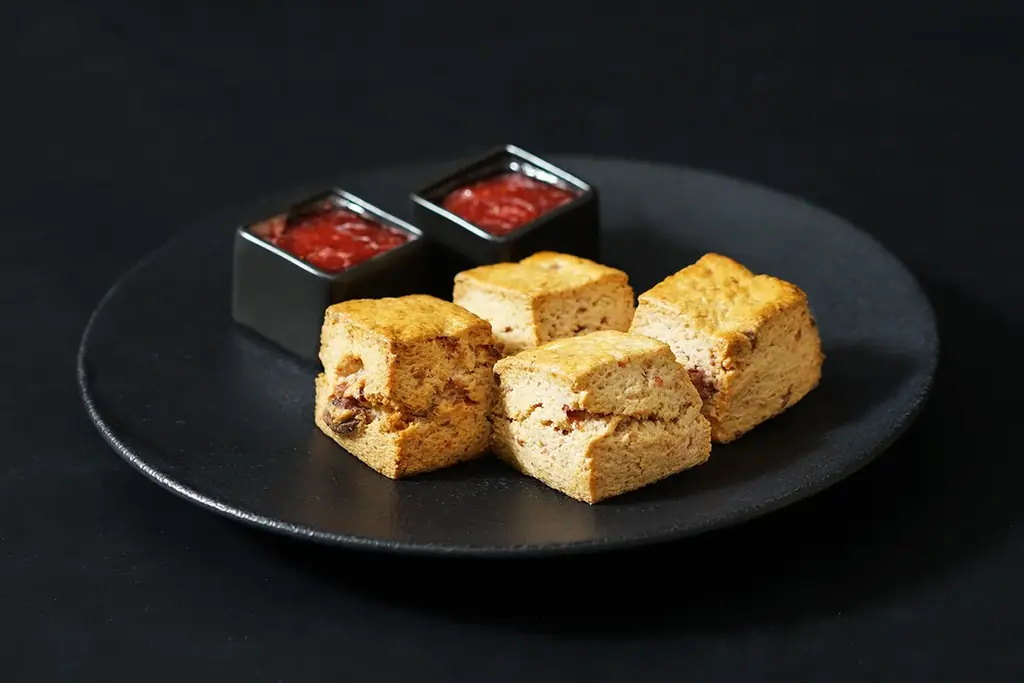 【ロイヤルパインズホテル浦和】埼玉県産いちご「あまりん」アフタヌーンティー「ルージュ・ド・あまりん」を2026年1月15日（木）より開催！ 画像 7