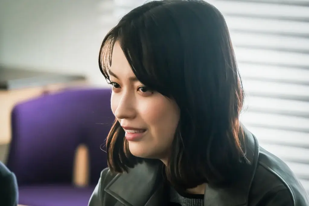 ABEMAオリジナルドラマ『スキャンダルイブ』#5／「私は自分の人生を取り戻せない」夢を奪われた少女が語る芸能界の闇／妹・莉子（茅島みずき）から明かされた“地獄の一夜”に姉・奏（川口春奈）の決意とは？ 画像 2