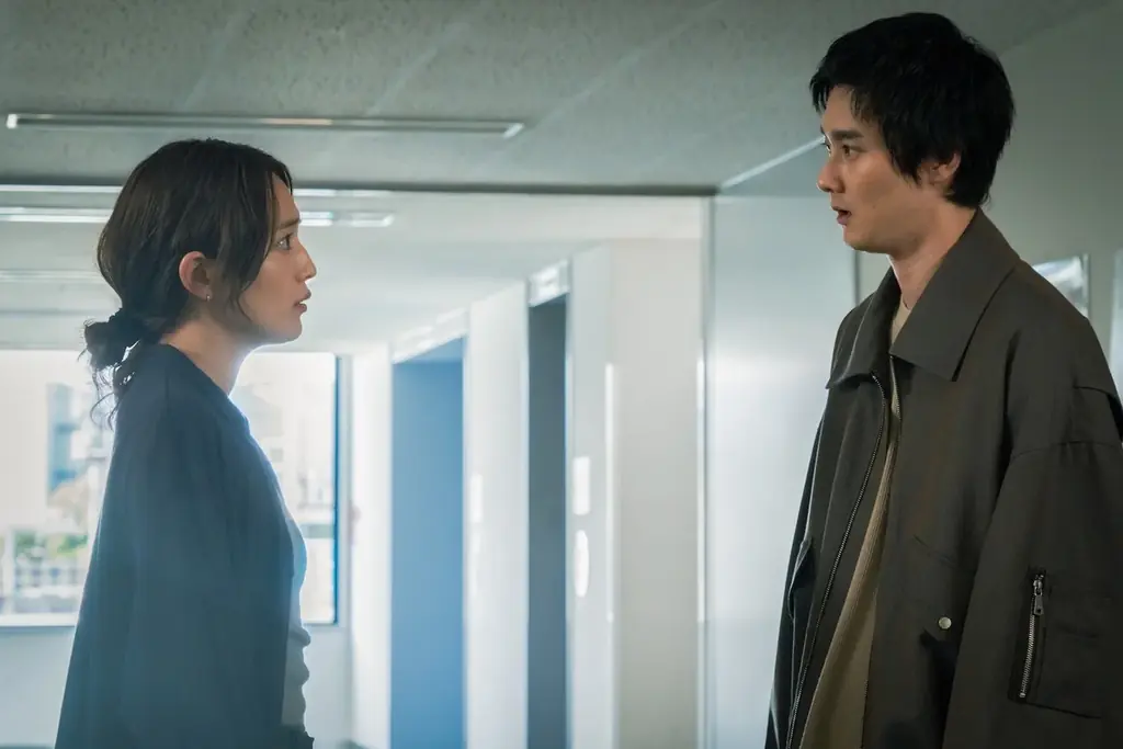 ABEMAオリジナルドラマ『スキャンダルイブ』#5／「私は自分の人生を取り戻せない」夢を奪われた少女が語る芸能界の闇／妹・莉子（茅島みずき）から明かされた“地獄の一夜”に姉・奏（川口春奈）の決意とは？ 画像 7