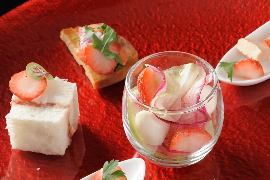 【ホテルグランヴィア岡山】赤い誘惑を好きなだけ 心躍る苺スイーツが勢ぞろい『ストロベリーブッフェ』 開催 画像 2