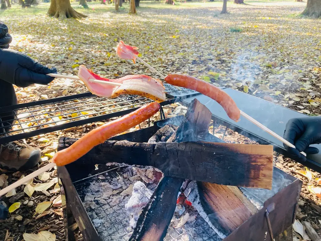 暖かい火とグルメ・音楽に癒される「森のたき火カフェ」2026年1月11日（日）・12日（月・祝）開催（埼玉県営和光樹林公園） 画像 2