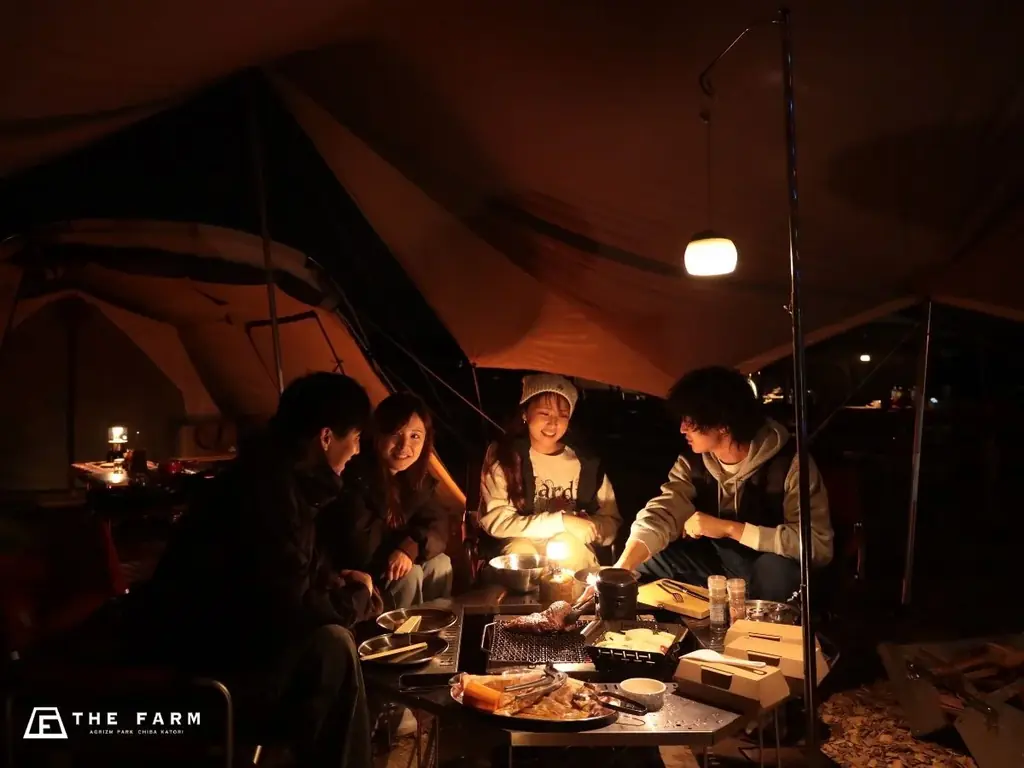 【クリスマス冬キャンプ】モノより“記憶に残る体験”を。農園リゾートTHE FARMの焚き火と温泉でぬくもる夜（千葉） 画像 10