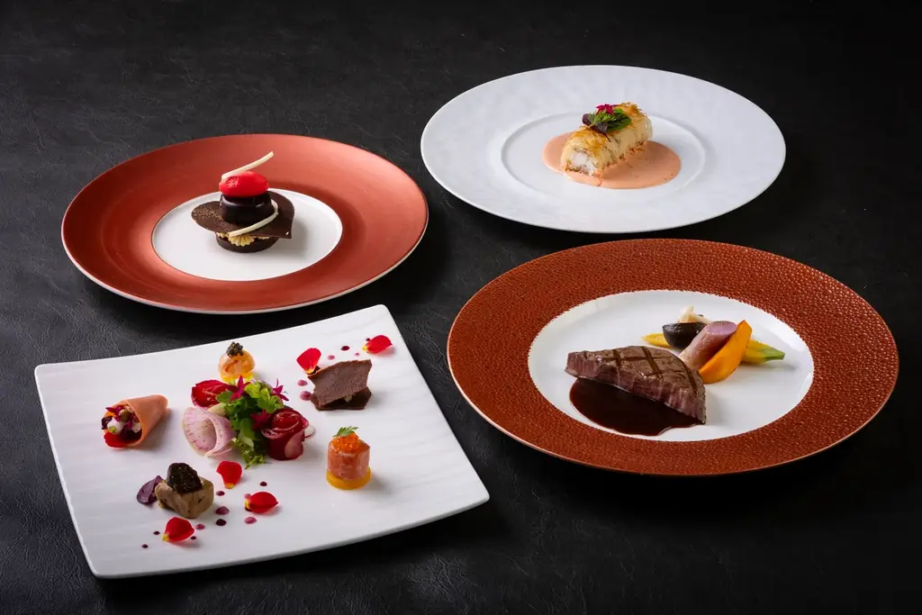 【びわ湖大津プリンスホテル】花言葉はあなたに出会えてよかった　“5本の薔薇”をお皿の上に表現した特別なバレンタインコース 画像 2