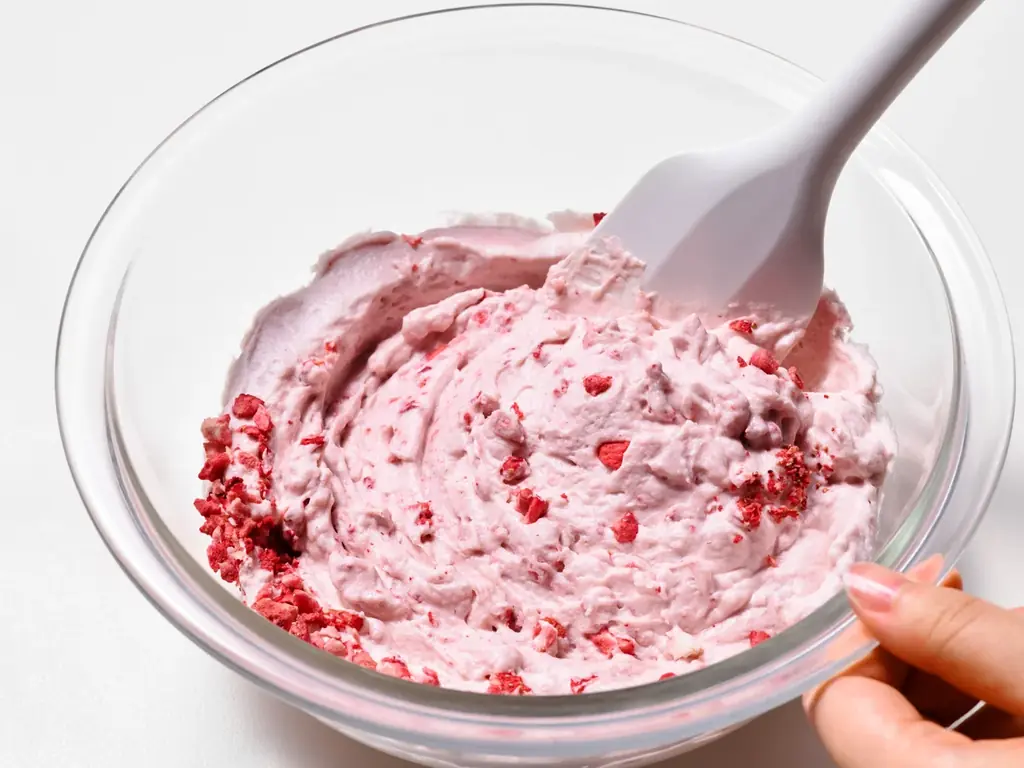 冬にしか味わえない待望の「SNOWS」が、今年もアムール・デュ・ショコラに出店　【名古屋限定】「どんぐりぼうし 赤」やバレンタイン新商品も登場 画像 3