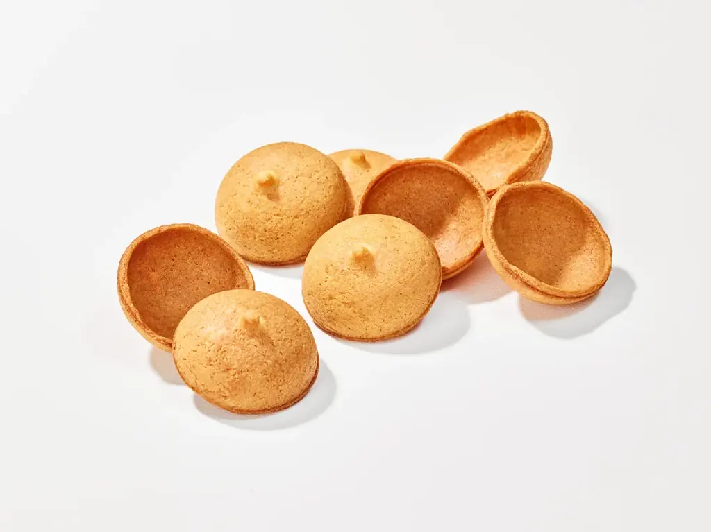 冬にしか味わえない待望の「SNOWS」が、今年もアムール・デュ・ショコラに出店　【名古屋限定】「どんぐりぼうし 赤」やバレンタイン新商品も登場 画像 5