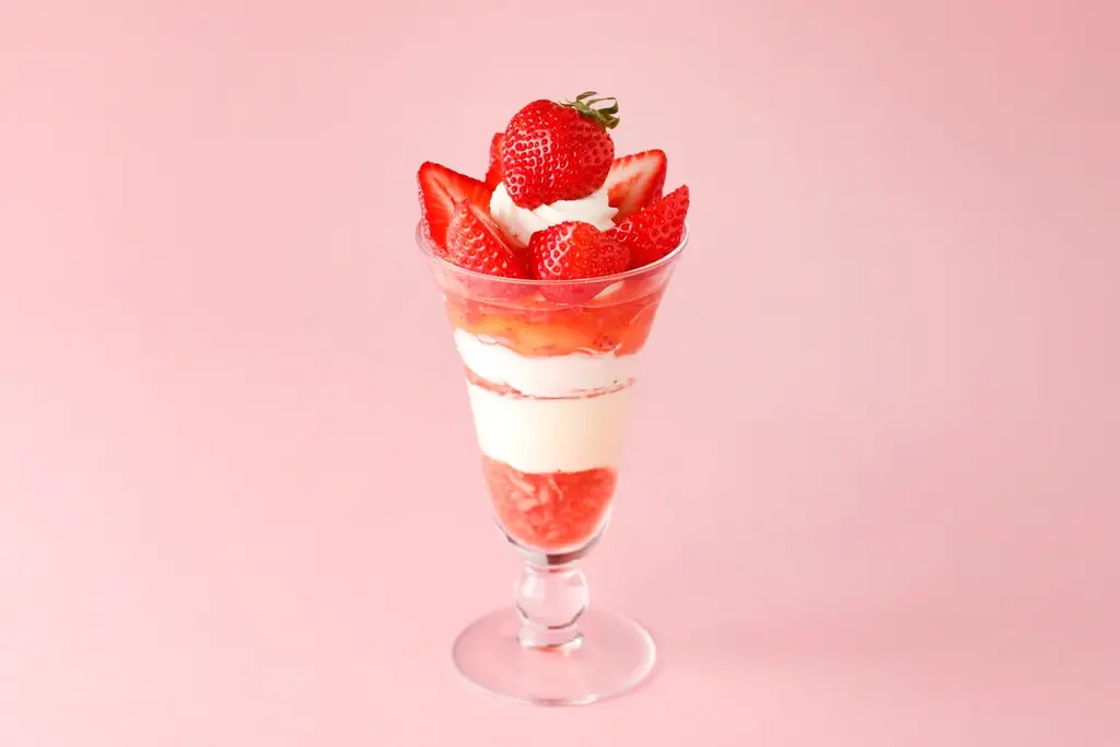 新春を彩る真っ赤な苺のパフェ2種など、「資生堂パーラー」 レストラン各支店にて、1月限定メニューを展開 画像 3