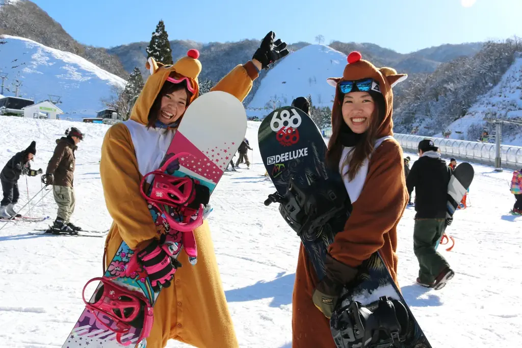 「クリスマスのスキー場にコスプレ大集合」！！「サンタ・トナカイ・漫画・アニメ・ゲーム等」の「”色んなコスプレが集まるイベント”」を「１２月２４日」（水）に「グランスノー奥伊吹」にて初開催！ 画像 2