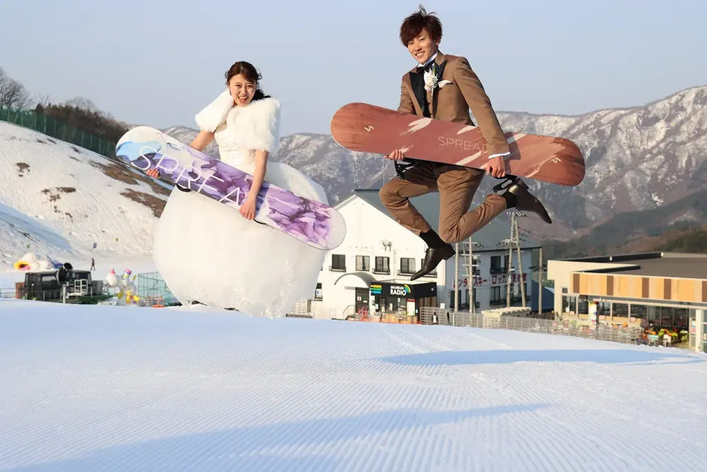 「クリスマスのスキー場にコスプレ大集合」！！「サンタ・トナカイ・漫画・アニメ・ゲーム等」の「”色んなコスプレが集まるイベント”」を「１２月２４日」（水）に「グランスノー奥伊吹」にて初開催！ 画像 23