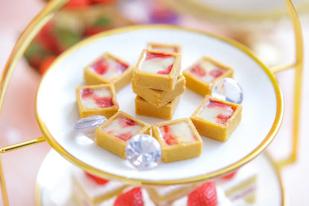 “いちご×ジュエリー”で最高にゴージャスなスイーツビュッフェ体験を！ 画像 4