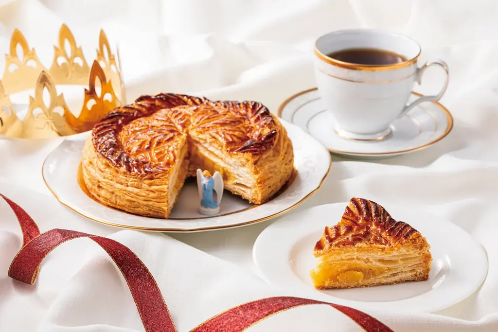 1年間の幸運を占う王冠のパイ フランスの伝統菓子「ガレット・デ・ロワ」を販売 画像 2