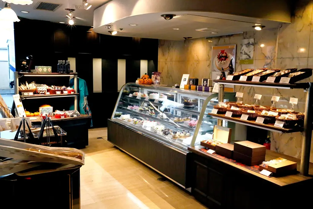 1年間の幸運を占う王冠のパイ フランスの伝統菓子「ガレット・デ・ロワ」を販売 画像 3