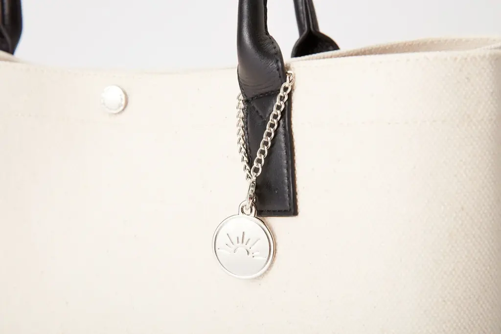 堀井美香監修『OVER THE SUN』×『B.C STOCK』コラボトートバッグ発売決定！ 画像 4