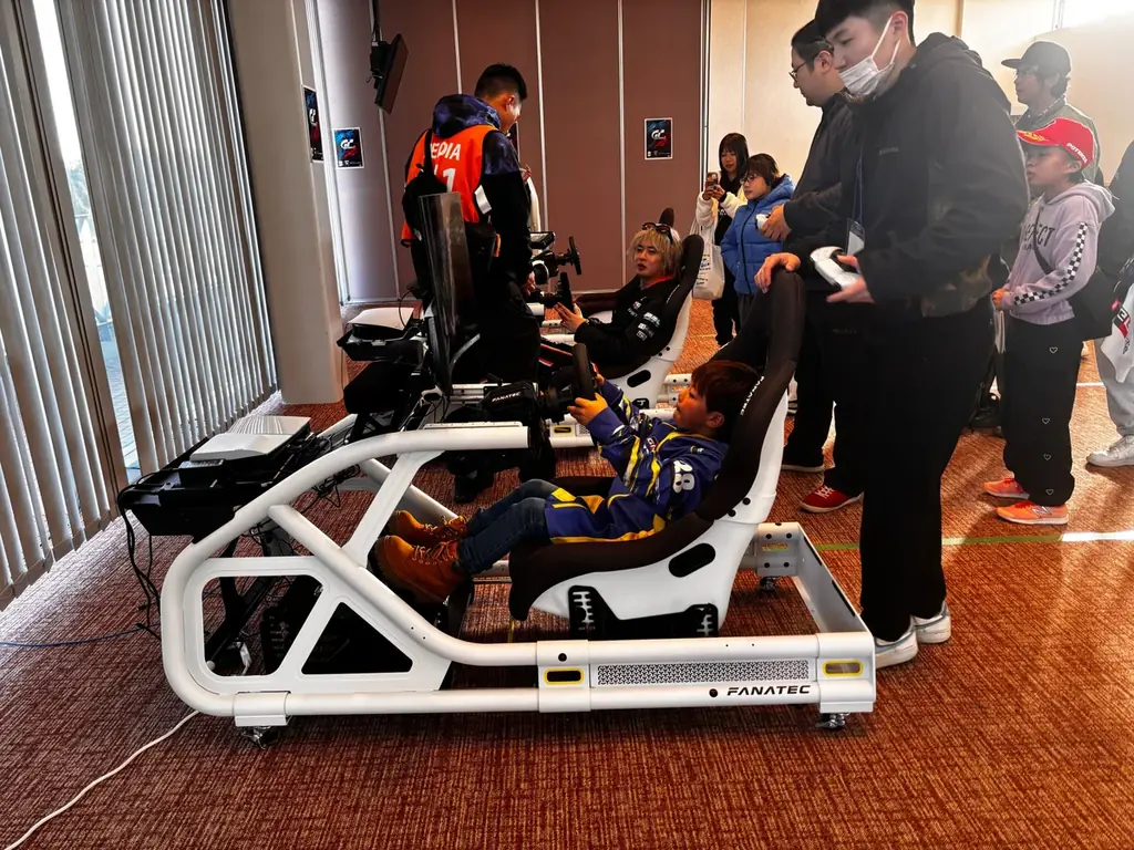 SUGOで延べ130名が体験　FENNELのeモータースポーツ