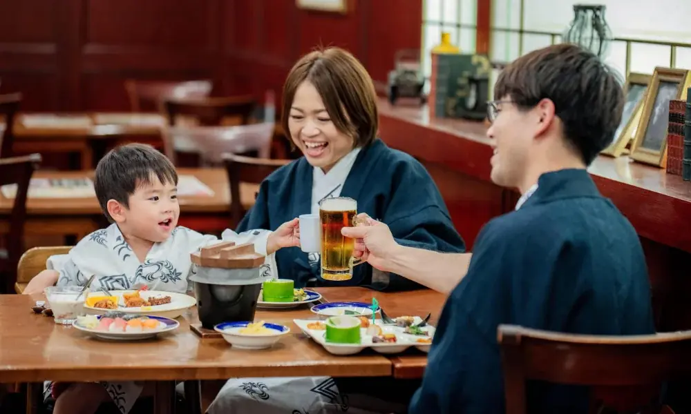【函館／湯の川温泉】冬の家族旅行を全力応援。函館・湯の川温泉で“親も子も嬉しい”公式HP限定プランを販売【小学生以下半額×60分飲み放題】 画像 2