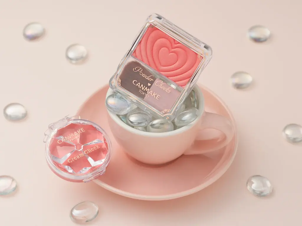【キャンメイク】使うたびキュン♡大人気のハート柄チーク「パウダーチークス」から新色登場！見たまま高発色の「クリームチーク」新色もリニューアル容器で2025年12月下旬より発売 画像 1