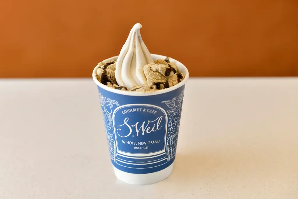 【ホテルニューグランド】人気のババロアに新フレーバーが登場！和洋折衷な味わいが魅力「抹茶ババロア」（S.Weil by HOTEL NEW GRAND横浜髙島屋店） 画像 4