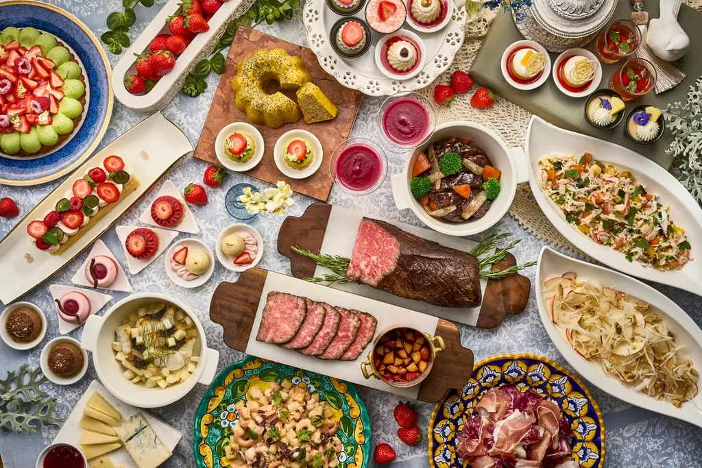 【ザ・リッツ・カールトン大阪】今年もフレッシュ苺が登場！苺とスイーツの饗宴「ストロベリーアフタヌーンティー」と「ストロベリーアフタヌーンブッフェ―サロン デュ ストロベリー―」がいよいよ開幕 画像 13