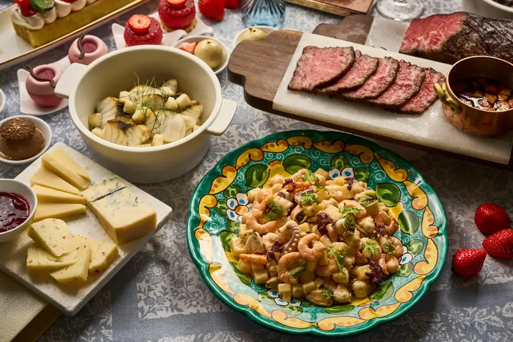 【ザ・リッツ・カールトン大阪】今年もフレッシュ苺が登場！苺とスイーツの饗宴「ストロベリーアフタヌーンティー」と「ストロベリーアフタヌーンブッフェ―サロン デュ ストロベリー―」がいよいよ開幕 画像 15