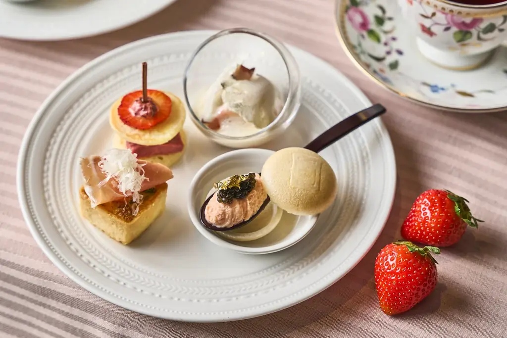 【ザ・リッツ・カールトン大阪】今年もフレッシュ苺が登場！苺とスイーツの饗宴「ストロベリーアフタヌーンティー」と「ストロベリーアフタヌーンブッフェ―サロン デュ ストロベリー―」がいよいよ開幕 画像 6