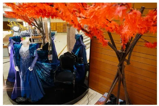 【新国立劇場】＜初台アート・ロフト＞舞台衣裳展『うつろい―Utsuroi―』開催中 画像 2